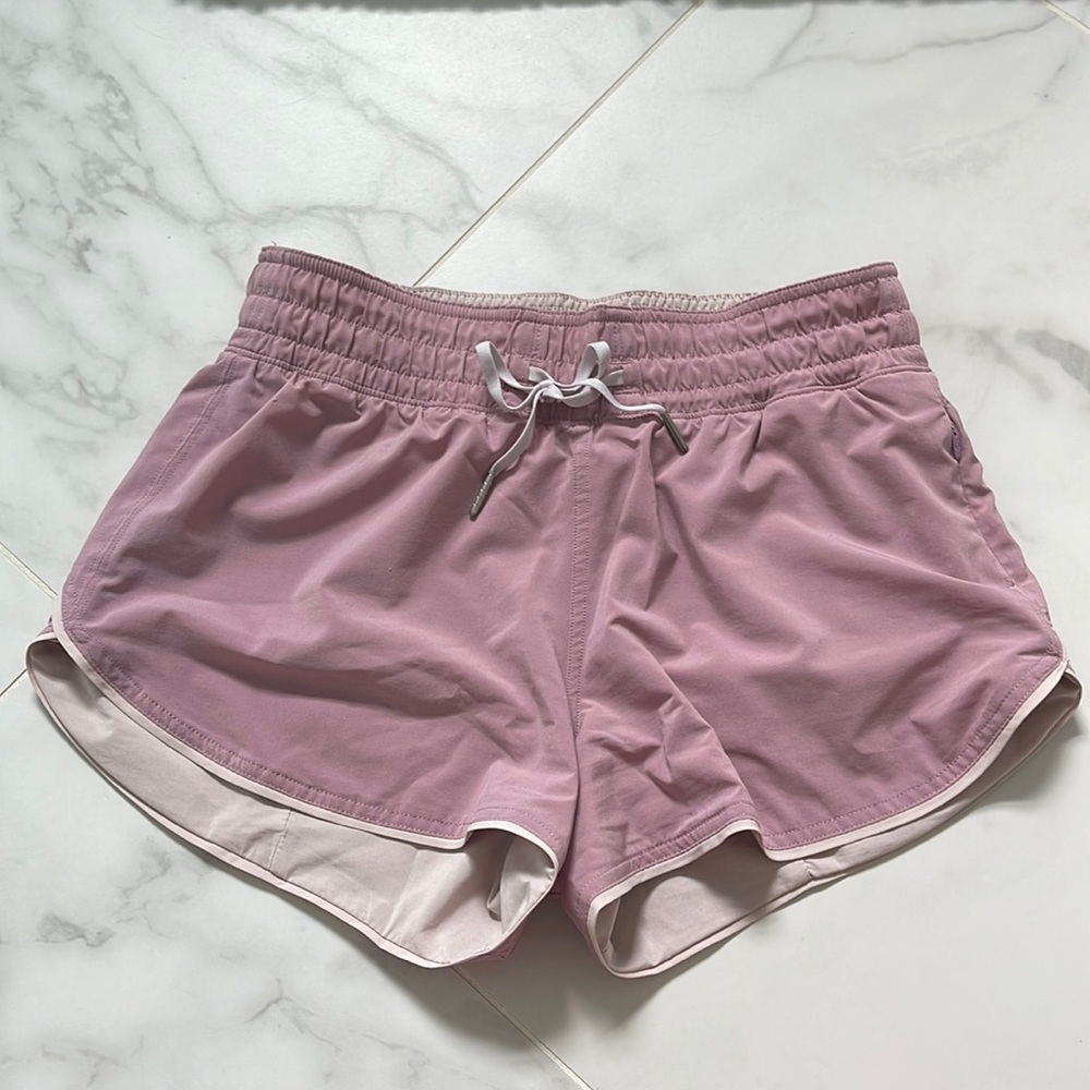 Lulu lemon mauve/ light pink reversible shorts size 4
